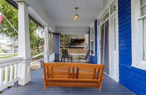 Del Mar House | Perfect Location! 1/2 block from Ocean Dr & the beach.
