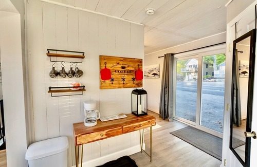 Alton Bay House | Perfect Modern Lake Front Retreat with Dock! Sleeps 4