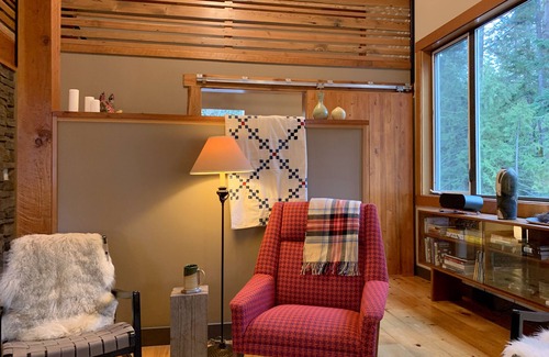 Parkdale Cottage | Perfect Mountain Getaway on East Fork of the Hood River