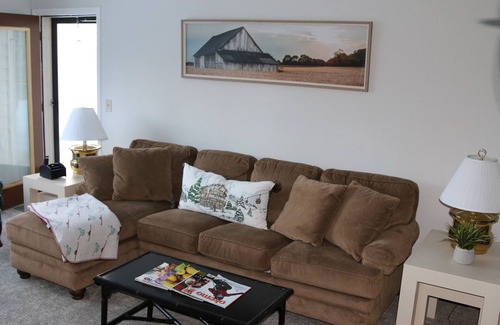 Ludlow Condo | Perfect Okemo Ski Location! Winterplace 3 Bedroom Condo- Short Walk to Slopes!