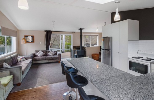 Hanmer Springs House | Perfect Position - Bush Views minutes from pools