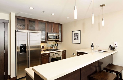 Snowmass Village Condo | Perfect Snowmass Getaway! Spacious Balcony with Views, A/C, Hot Tub, Gas FP & Parking