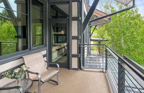 Snowmass Village Condo | Perfect Snowmass Getaway! Spacious Balcony with Views, A/C, Hot Tub, Gas FP & Parking