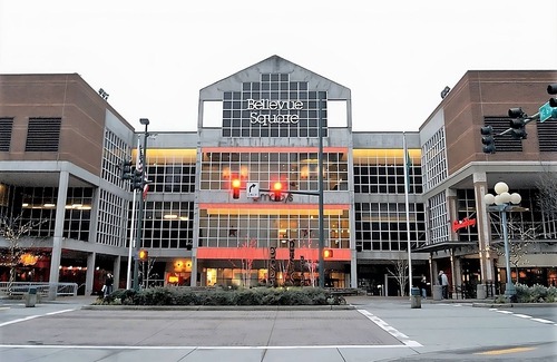 Wilburton Hotel | Perfect Staycation! Onsite Pool and Parking, Short Drive to Bellevue Square!
