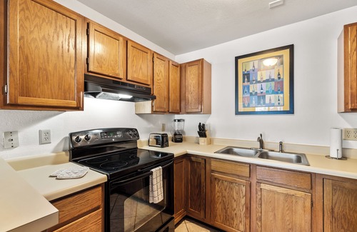 Steamboat Springs Apartment | Perfect Summer Getaway! - Hot Tubs/Parking/Free Bus Route