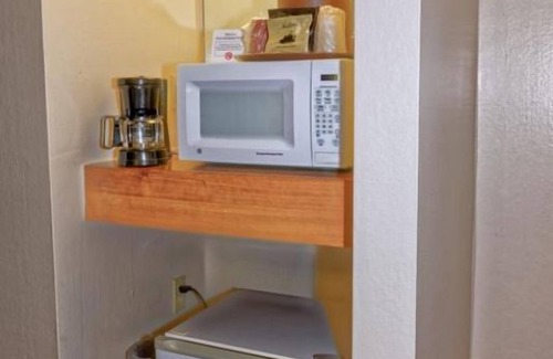 Grand Junction Hotel | Perfect Vacation! 2 Chic Units Near Colorado River State Park! On-Site Bar!