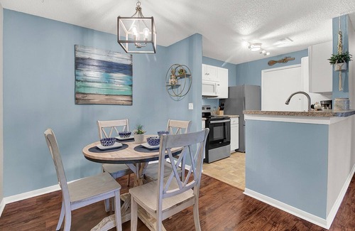 Mount Pleasant Apartment | Perfectly located just a short distance to beach and downtown Charleston