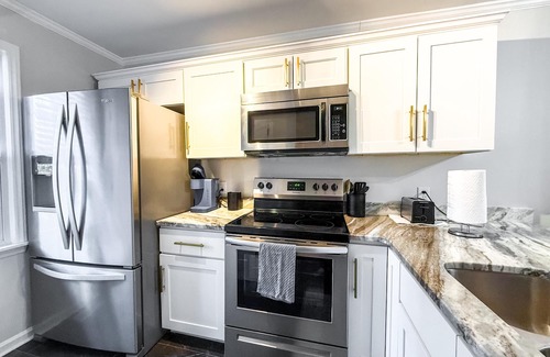 Southeast Raleigh House | Perfectly located 2 en suite townhome in Raleigh