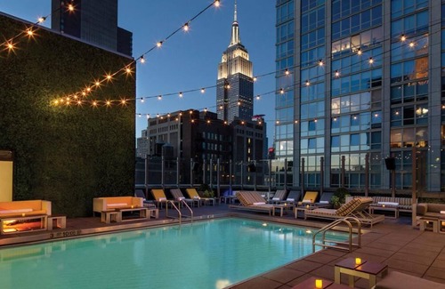 Rose Hill House | Perfectly Located to Everything! Rooftop Pool, Restaurant and Bar, Pet-friendly!