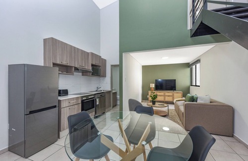Parkwood Apartment | Perfectly Located 1 Bed Apt | Corporate Traveller