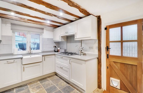 Robertsbridge House | Perfectly Presented Cottage | Pass the Keys