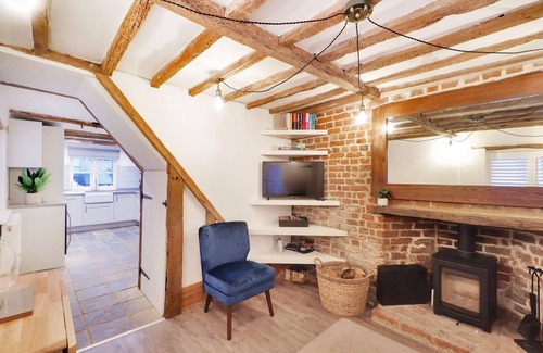 Robertsbridge House | Perfectly Presented Cottage | Pass the Keys