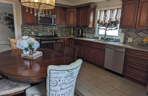 Bristol House | Perfectly situated charming home 2 blocks from the water and downtown Bristol