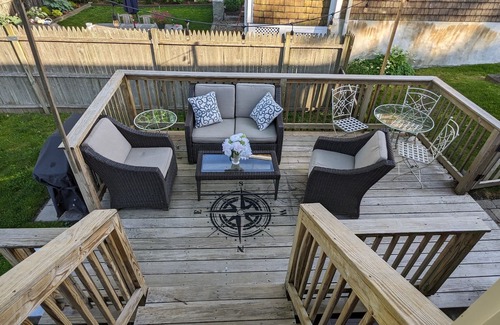 Bristol House | Perfectly situated charming home 2 blocks from the water and downtown Bristol