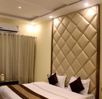 Haridwar Hotel | Perfectstayz Premium Ganga Heights - Ganga View rooftop cafe