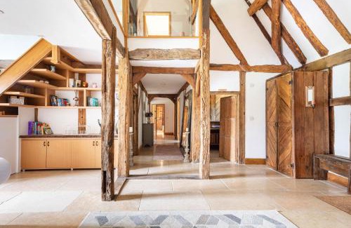 Bray on Thames Villa | Period Luxury Converted Barn Windsor/Maidenhead - Perfect for family groups