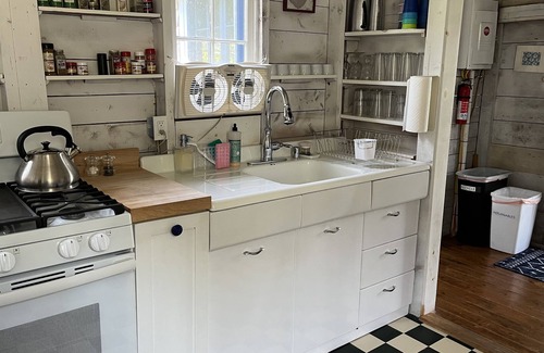 Brooklin Cottage | PERIWINKLE COTTAGE in Brooklin, Maine