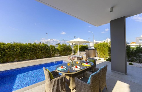 Pernera Villa | Pernera Beach Villa