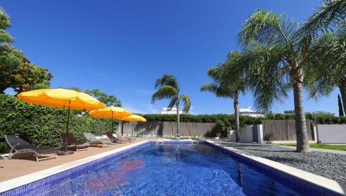 Tavira Apartment | Perogil Suites Girassol - elegant Room With Pool