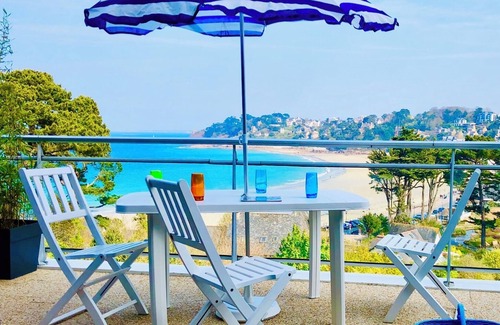Perros-Guirec Apartment | Perros-Guirec, sea view, beach 100m, private parking, wifi.