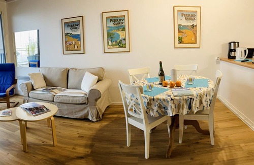 Perros-Guirec Apartment | Perros Guirec/sea view/beach 100m/private parking.