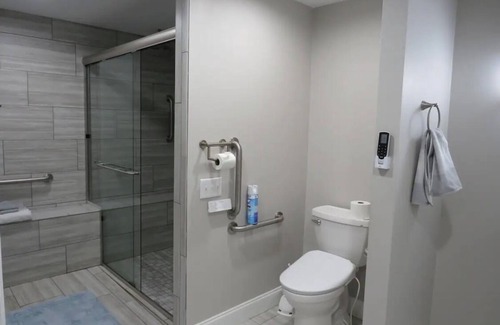 Milledgeville House | Persimmon Place, handicap access/military discount