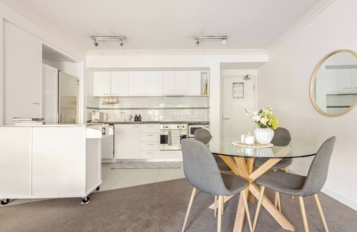 Perth Central Business District Apartment | Perth City Stay | 2BR w/Pool, Gym, Parking | Walk to Quay, Kings Park, PCEC