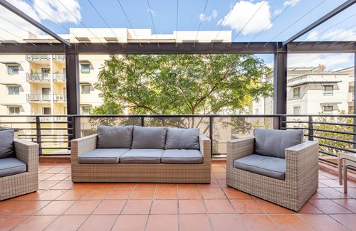 Perth Central Business District Apartment | Perth City Stay | 2BR w/Pool, Gym, Parking | Walk to Quay, Kings Park, PCEC