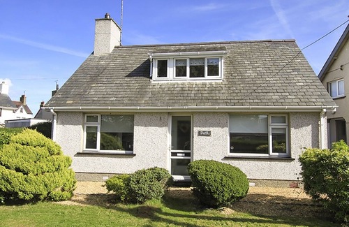 Edern Cottage | PERTHI, pet friendly, with open fire in Morfa Nefyn