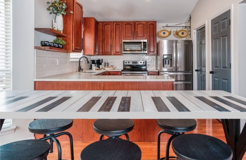 Ballwin House | Pet and Family Friendly House - Great Location- 30 Minutes to Downtown