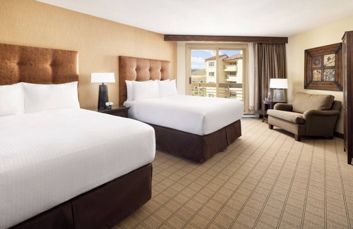 Crested Butte Hotel | Pet-Friendly Alpine Suite Perfect for Adventure Seekers, 2 Rooms w/Kitchenette
