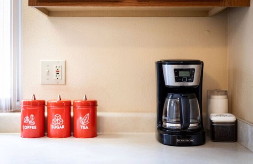 Bijou Pines Cabin | Pet-Friendly 2BR Cabin | Near Beach | Fenced Yard!