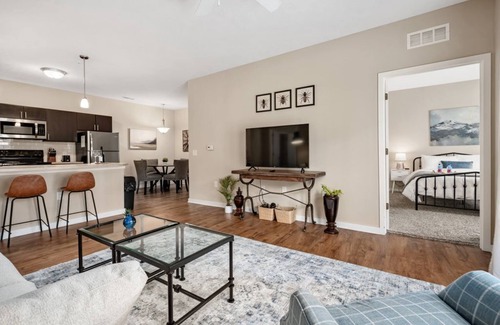 Westerville Apartment | Pet-Friendly 2BR On 1st Floor | Parking | W/D!