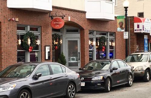 West Street - River Street House | ~*Pet Friendly 30min to Downtown*~ THE BOSTONIAN