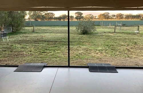 Torrumbarry House | Pet-Friendly 4-Bedroom Cabin, very close to Murray River, plenty of Parking