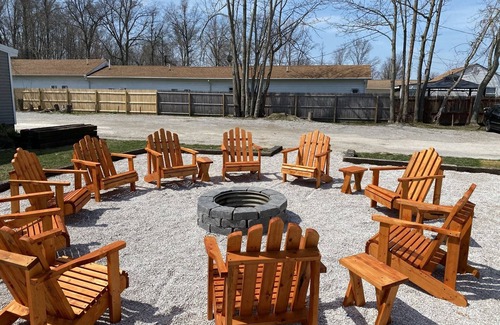 Geneva-on-the-Lake House | Pet Friendly | A/C | Wi-Fi & Cable | Grill |Walk to Lake| Firepit | Wine Country