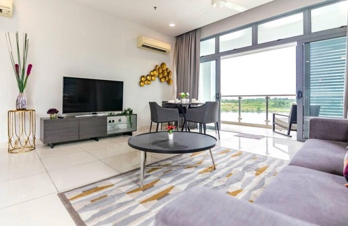 Nusajaya Apartment | [Pet-friendly] A Cozy 3BR Somerset Suite, Legoland, Harbour View