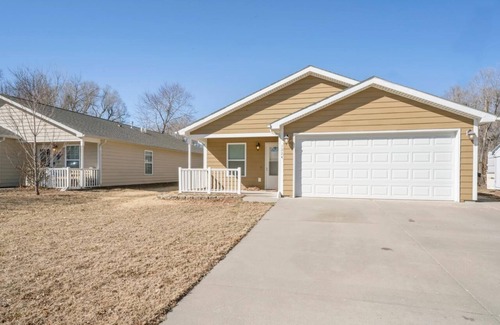 Junction City House | Pet-Friendly Abode: Near I-70 and Fort Riley