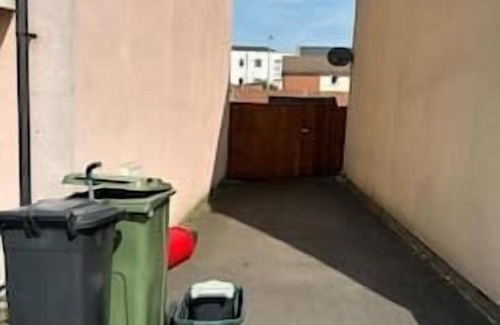 Patchway Apartment | ★Pet friendly ★Allocated Parking for two cars ★Great transport links, close to m