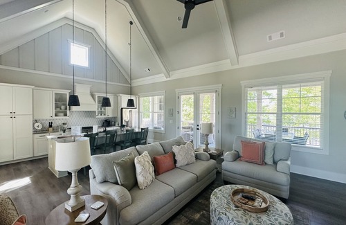 Lake Oconee Cottage | Pet Friendly and Gorgeous Top Side Cottage at Cottage Cove at Lake Oconee!