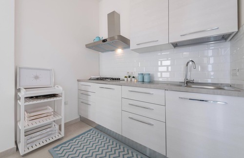 Villasimius Apartment | Pet-Friendly Apartment 'La Casa dei Naviganti' with Courtyard, Jacuzzi & Wi-Fi