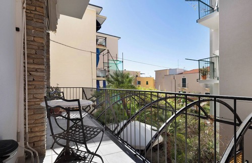 Varigotti Apartment | Pet-Friendly Apartment "7 Mehari" with Balcony & Wi-Fi