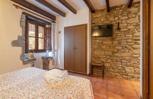 Rupit I Pruit Apartment | Pet-Friendly Apartment 'Can Lo 1' with Mountain View & Wi-Fi
