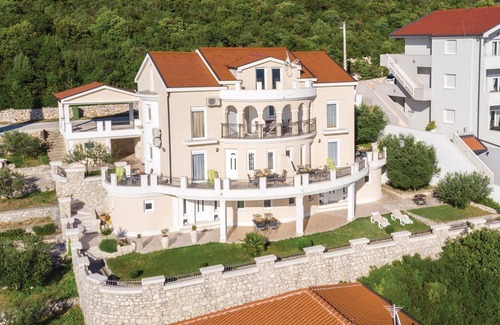 Komarna Apartment | Pet friendly apartment in Komarna