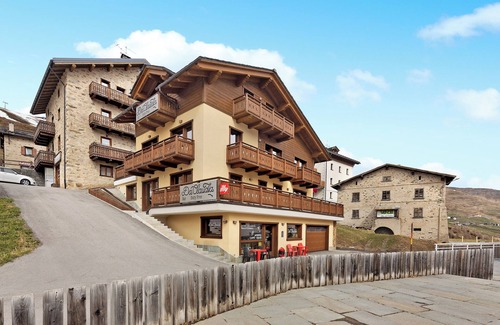 Sant'Anna Apartment | Pet-Friendly Apartment 'Sandra Casa Claudia' with Mountain View