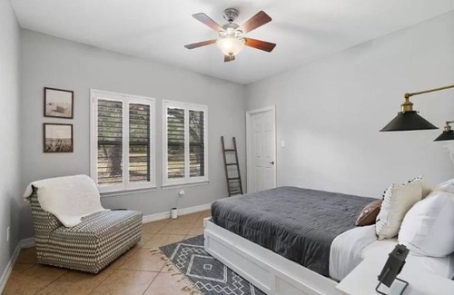 Austin House | Pet-Friendly Austin, TX Retreat - 15 mins from downtown