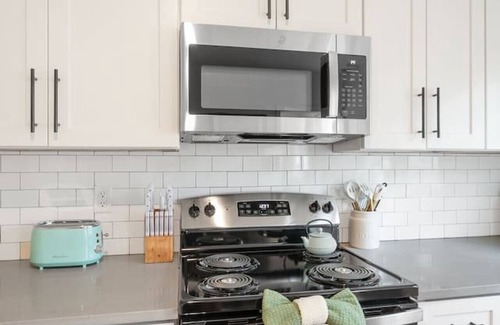 Downtown House | Pet Friendly Bart Street Aerie