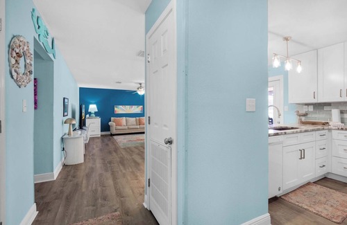Sugar Beach Condo | Pet Friendly 🐶 Beachview 102 - Flaming Sunrise 🌅