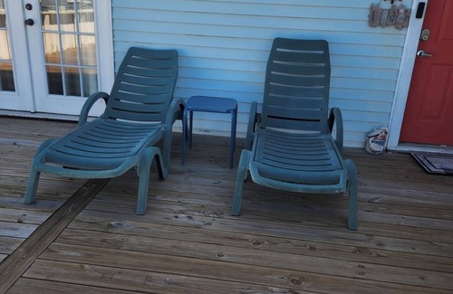 Surfside Beach House | Pet-Friendly Beach House w/Yard, Games, Screened Porch & Walk to Beach!