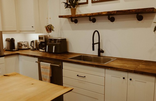 Powell River House | Pet Friendly Beachfront Escape, Sauna (add on), Hot Tub, Fireplace & Storm Views